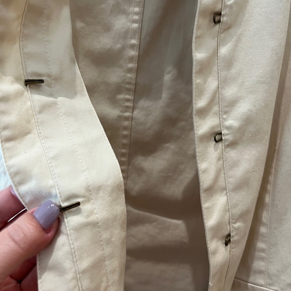 EUC Talbots White Stretch Denim Jacket w Pockets & embellished collar/cuffs - Picture 8 of 11